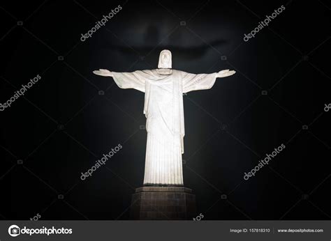 Christ the Redeemer statue illuminated at night – Stock Editorial Photo ...