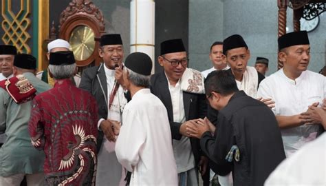 Wali Kota Sholat Idul Fitri Di Masjid Agung Nurul Ikhlas Cilegon