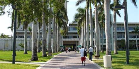 University of Miami - Miami Beach Advisor