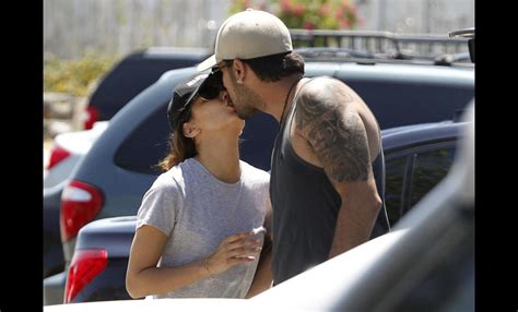 Photo Exclusif Eva Longoria Et Eduardo Cruzse Font Des Bisous En