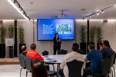 SIMEC realiza reunião mensal de associados apresentação do projeto