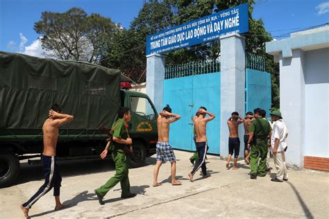 Major Manhunt After Hundreds Of Drug Addicts Escape Vietnam Rehab