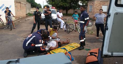 G1 Acidente entre carro e motocicleta deixa grávida ferida em Boa