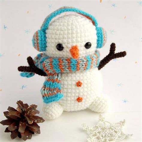 Free crochet snowman pattern - Amigurumi Today