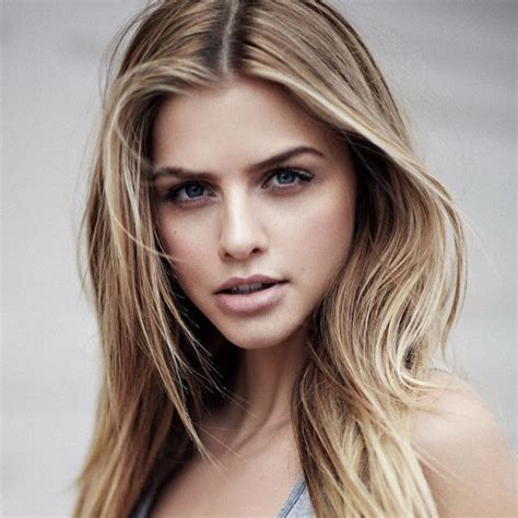 Marina Laswick Marina Laswick Blonde Beauty Long Layered Haircuts