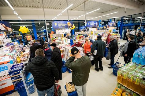 Zarobki Kasjer W W Sklepach Biedronka Lidl Kaufland Oto