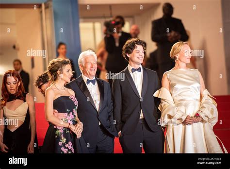 (L-R) Richard Gere, Allejandra Silva, Homer James Jigme Gere and Uma ...