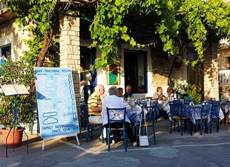 Tavernas In Greece An Overview By A Greek Foodie