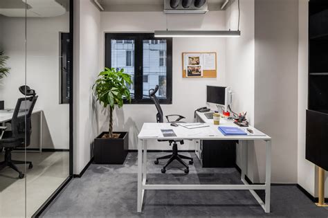 Office Lights: Creating the Perfect Lighting in Your Workspace