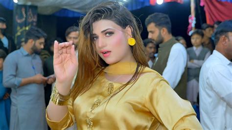 Tu Banda Munafiq Hain Urwa Khan Dance Performance Youtube