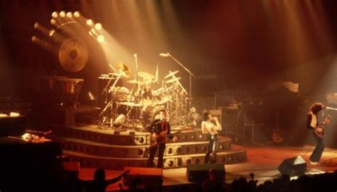 Queen Concerts - Tumblr Gallery