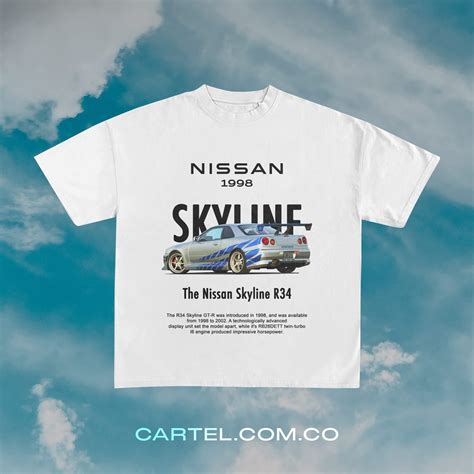 Camiseta Semi Oversize Nissan Skyline Cartel