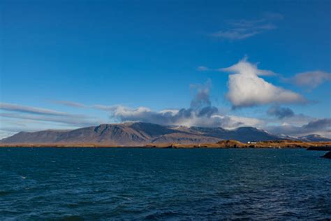 120+ Shore View Of Atlantic Ocean From Snowy Reykjavik Iceland Stock ...