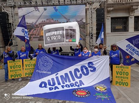 Qu Micos Em Defesa Da Democracia Participam De Atos De De Agosto