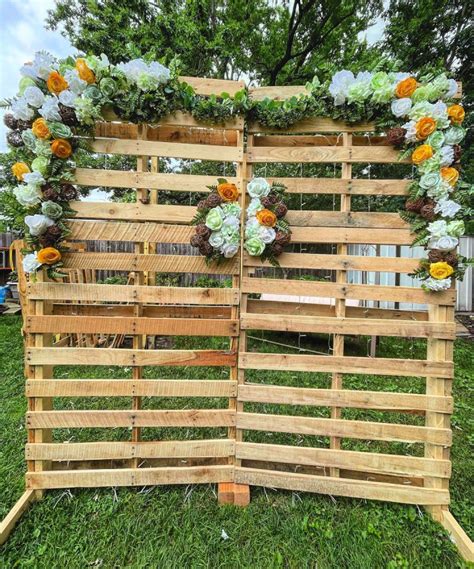 20 Wood Pallet Backdrop Ideas To Get Rustic Appeal Blitsy