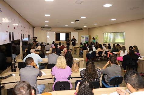 Reporter Parintins Secretaria De Educação Lança Manual Para Gestores