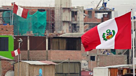 Fiestas Patrias Cu L Es La Multa Por Colocar Una Bandera Del Per