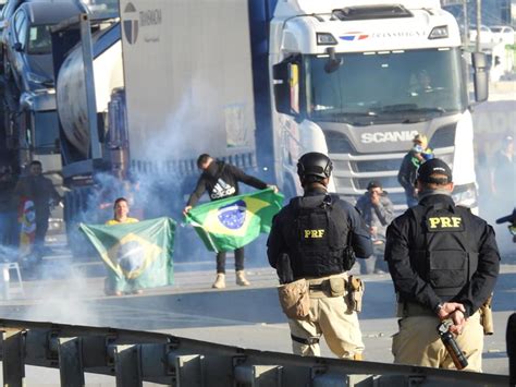 Após Fim De Bloqueios Prf Prende 11 Pessoas E Aplica Mais De 600