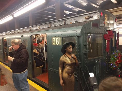 NYC // HOLIDAY VINTAGE TRAIN — Steemit