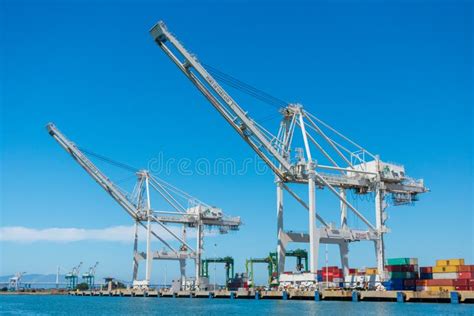 Schip Naar Wal Kraan In De Internationale Containerterminal Van Oakland