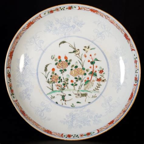 Plate Rare Coupe En Porcelaine Aux Maux De La Famille Verte Et Bleu