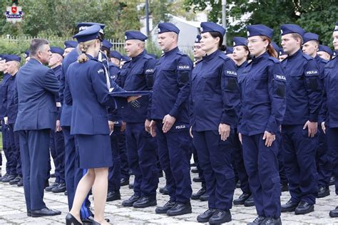 Nowi Policjanci Zasil Szeregi Komend W Tym Bialskiej I Parczewskiej