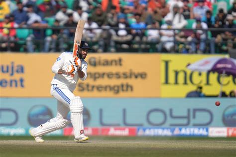 Ravindra Jadeja Works The Ball Away Espncricinfo