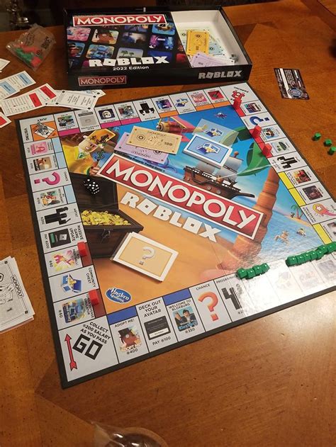 MONOPOLY: Roblox 2024 Edition Board Game