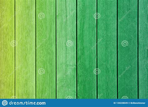 Tablones De Madera Verdes Verticales Con La Superficie Acanalada Como