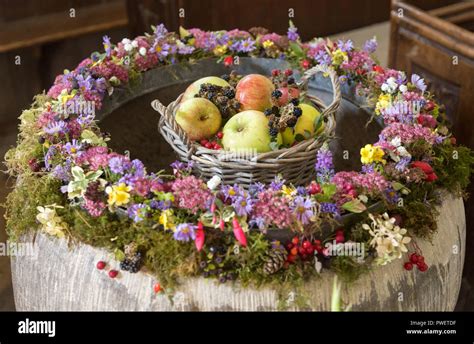 Harvest festival church uk hi-res stock photography and images - Alamy