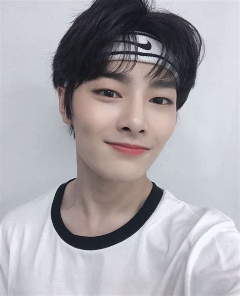 Stray Kids 스트레이 키즈 I N 아이엔 Yang Jeongin 양정인 In Icons Beautiful