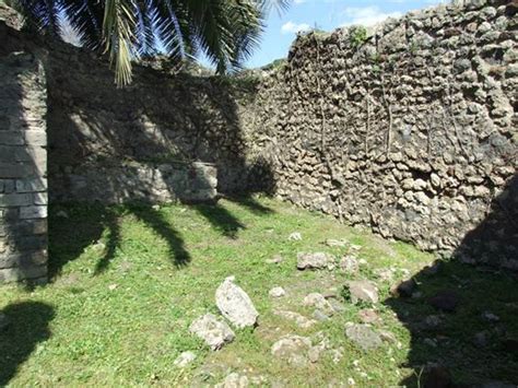 VI 15 5 Pompeii December 2018 Looking East Across Mosaic Flooring In