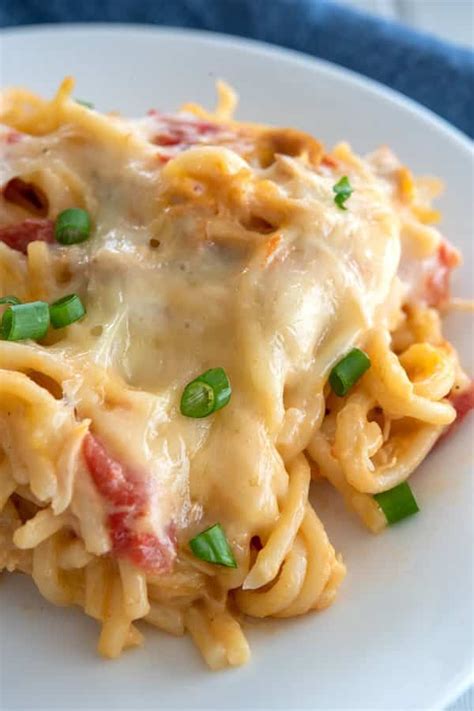 Easy Cheesy Baked Chicken Spaghetti Casserole With Rotel Deliciously