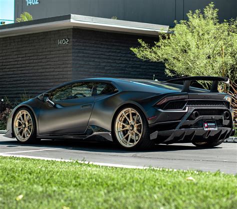 Lambo Huracan Performante Dares To Stand Out With Forged Cf And Champagne An22s Autoevolution