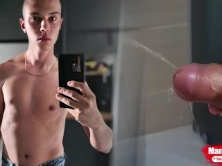 バスルームで勃起コック長い放尿 Pornhub Gay