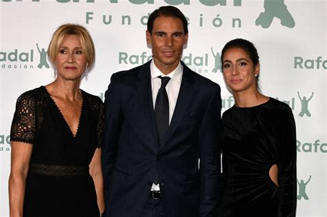 Photo Rafael Nadal entre sa mère Ana María Parera et sa femme Xisca