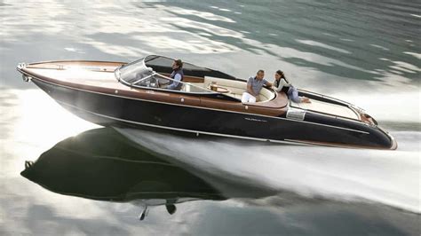 passion  luxury aquariva super tradition  riva yacht