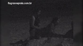 Filmei Um Casal Fazendo Sexo Na Praia A Noite Um Seguran A Botou Eles