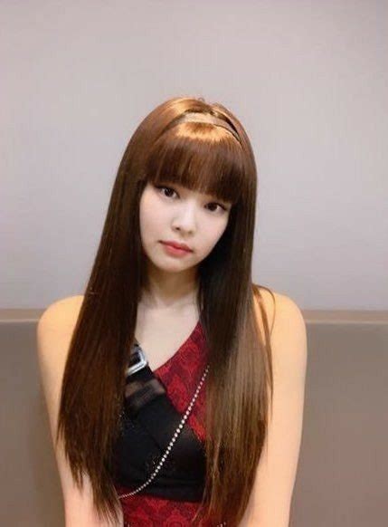 Jennie with bangs look CUTE 👑 | BLINK (블링크) Amino