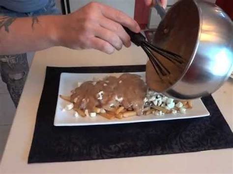 Poutine Sauce Aux Poivres Un Papa Une Cuisine Youtube