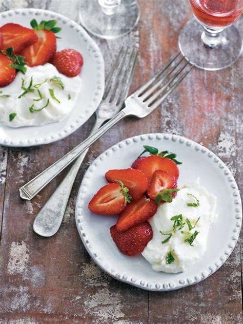 Goat Cheese And Strawberries With Mint Balsamic Glaze Williams Sonoma