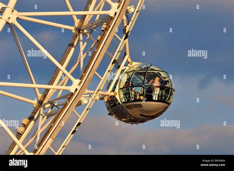 Millennium Wheel London Eye Stock Photo Alamy