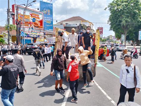 Peringati Hari Anti Korupsi Sedunia Sejumlah LSM Gelar Aksi Demo Damai