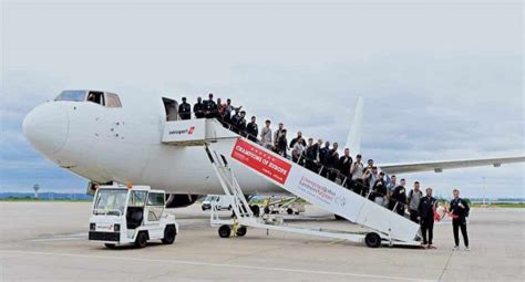 Best Photos As 750000 Fans Gather To Watch Liverpools Champions