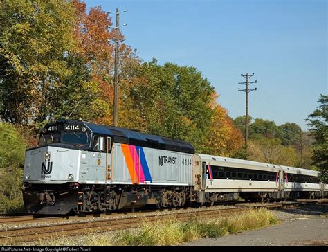 Railpictures Net Photo Njt New Jersey Transit Emd F Ph At