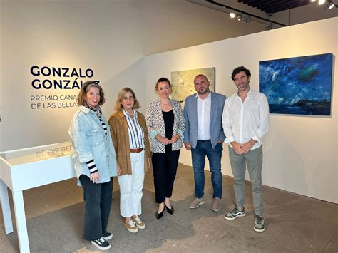 El Cabildo Homenajea Al Artista Tinerfe O Gonzalo Gonz Lez Exponiendo