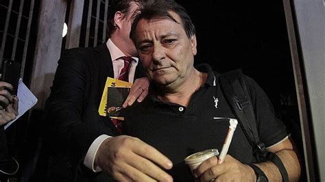 Perseguido há quatro décadas ativista Cesare Battisti é Política