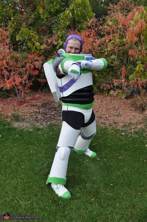 Buzz Lightyear Costume | Unique DIY Costumes - Photo 2/4