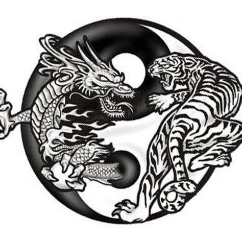 Kết Quả Hình ảnh Cho Yin Yang Tattoo Patronen Dragon And Tiger Yin Yang Tattoo Tribal Tiger