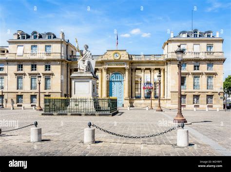 General view of the place du Palais Bourbon with a statue at the center ...